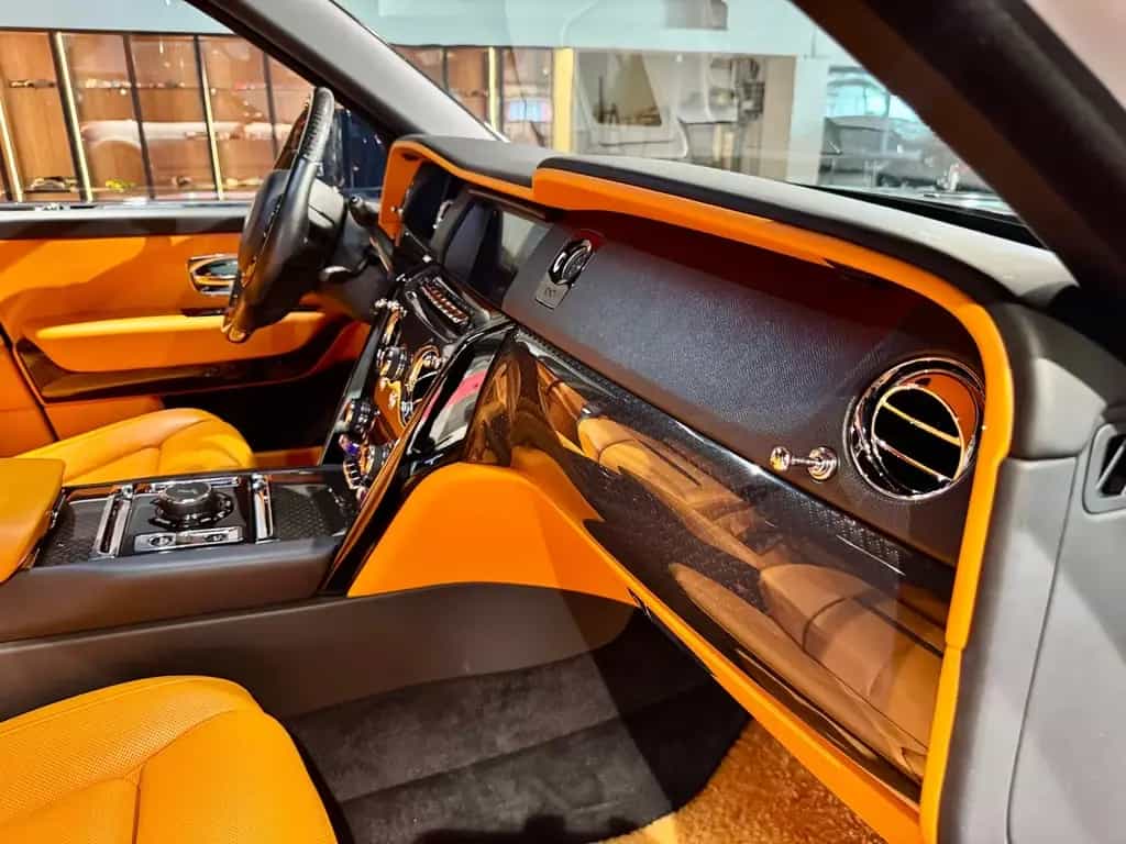Rolls-Royce Cullinan Mansory Cullinan Black Badge 10/2020-photo-16