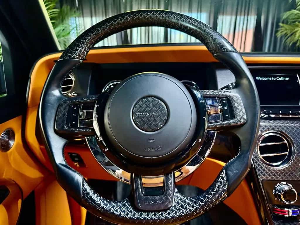 Rolls-Royce Cullinan Mansory Cullinan Black Badge 10/2020-photo-33