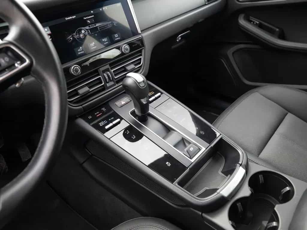 Porsche Macan Panorama Dachsystem Sitzheizung vorn 01/2024-photo-18