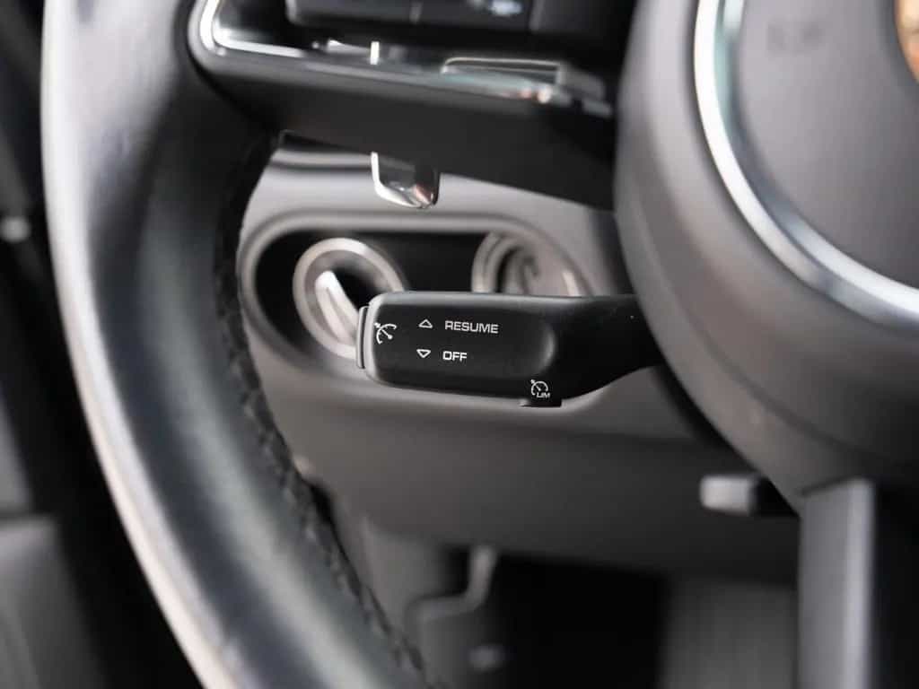 Porsche Macan Panorama Dachsystem Sitzheizung vorn 01/2024-photo-26