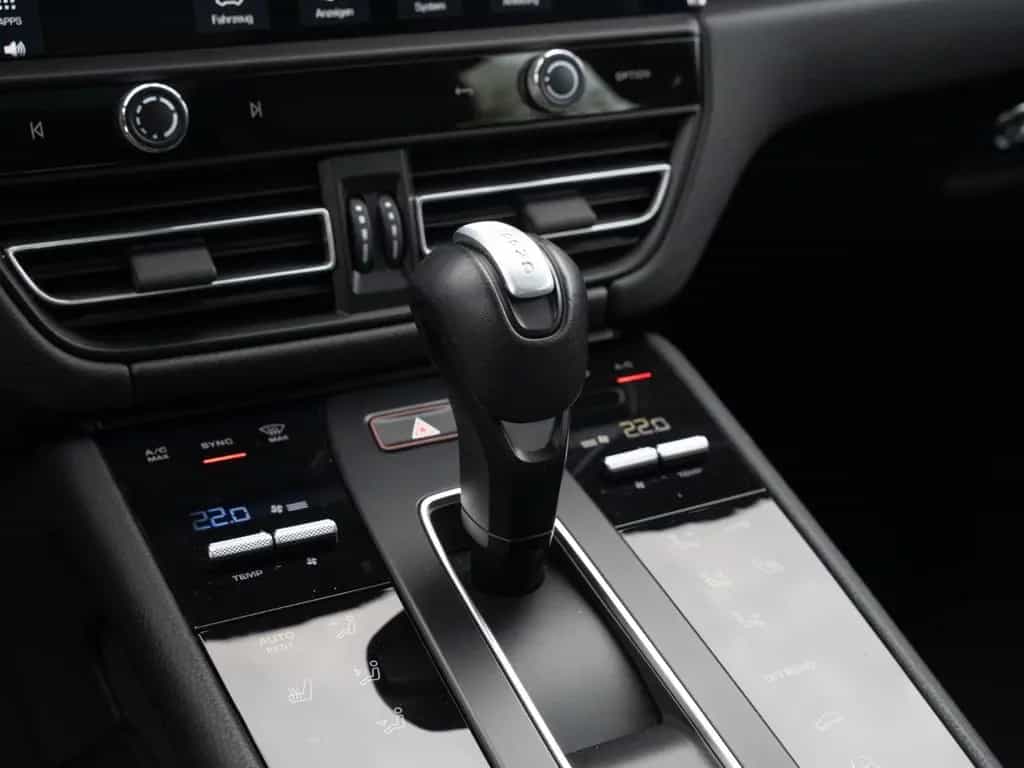 Porsche Macan Panorama Dachsystem Sitzheizung vorn 01/2024-photo-31