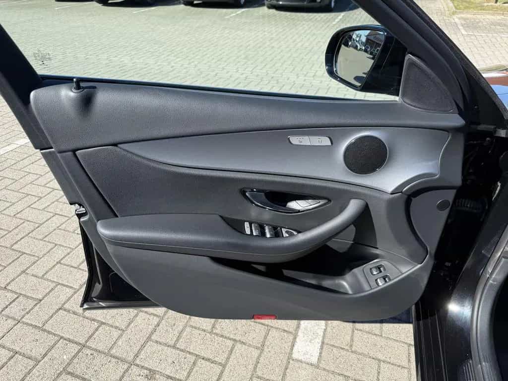 Mercedes-Benz E-Class d,Avantgarde,Navi,R-Kamera,8-Fach,Shz,AHK 06/2020-photo-14