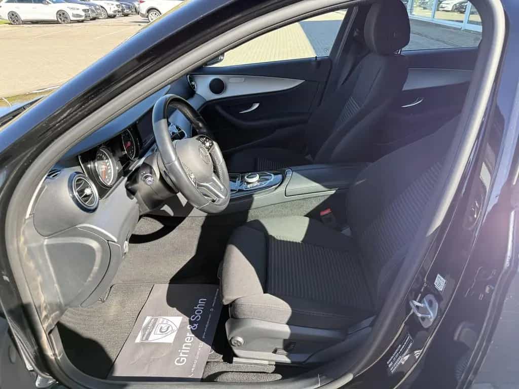 Mercedes-Benz E-Class d,Avantgarde,Navi,R-Kamera,8-Fach,Shz,AHK 06/2020-photo-17