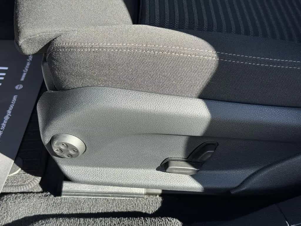 Mercedes-Benz E-Class d,Avantgarde,Navi,R-Kamera,8-Fach,Shz,AHK 06/2020-photo-19