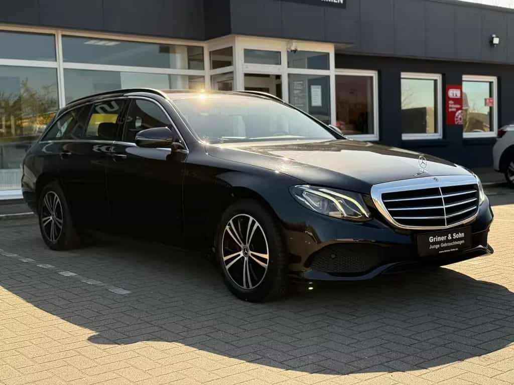 Mercedes-Benz E-Class d,Avantgarde,Navi,R-Kamera,8-Fach,Shz,AHK 06/2020-photo-2