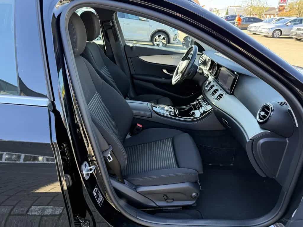 Mercedes-Benz E-Class d,Avantgarde,Navi,R-Kamera,8-Fach,Shz,AHK 06/2020-photo-26