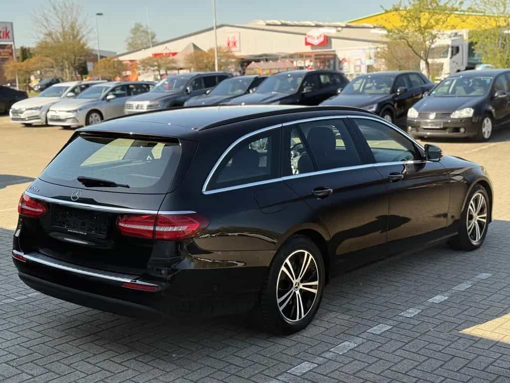 Mercedes-Benz E-Class d,Avantgarde,Navi,R-Kamera,8-Fach,Shz,AHK 06/2020-photo-5