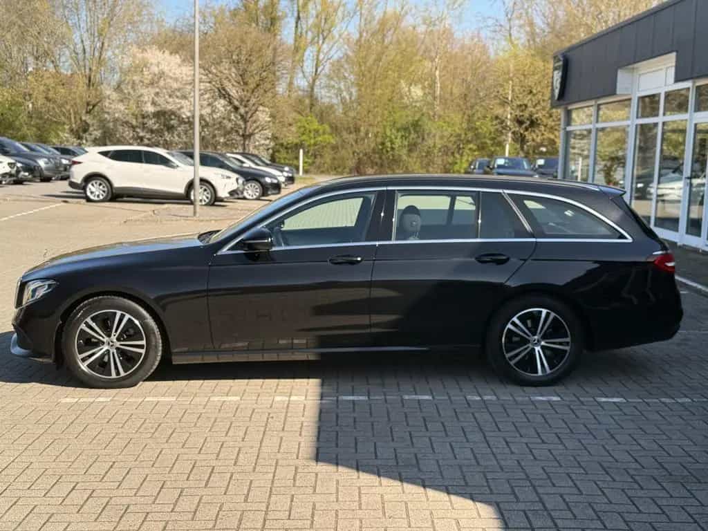 Mercedes-Benz E-Class d,Avantgarde,Navi,R-Kamera,8-Fach,Shz,AHK 06/2020-photo-8