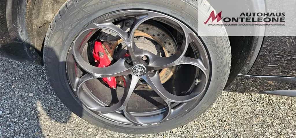 Alfa Romeo Stelvio Quadrifoglio 2.9 V6 Bi-Turbo 510 PS 07/2021-photo-7