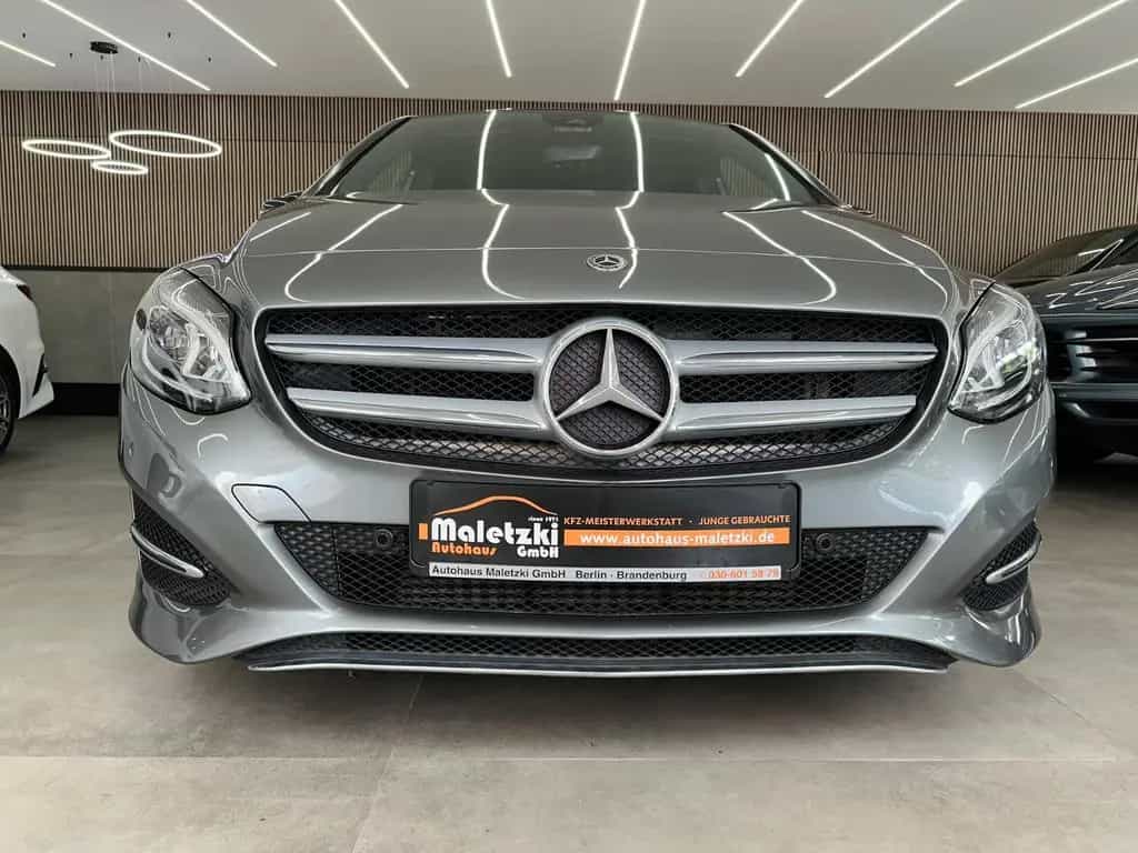 Mercedes-Benz B-Class 200d*Comand*Totwinkel*LED*AppleCarPlay* 10/2018-photo-1