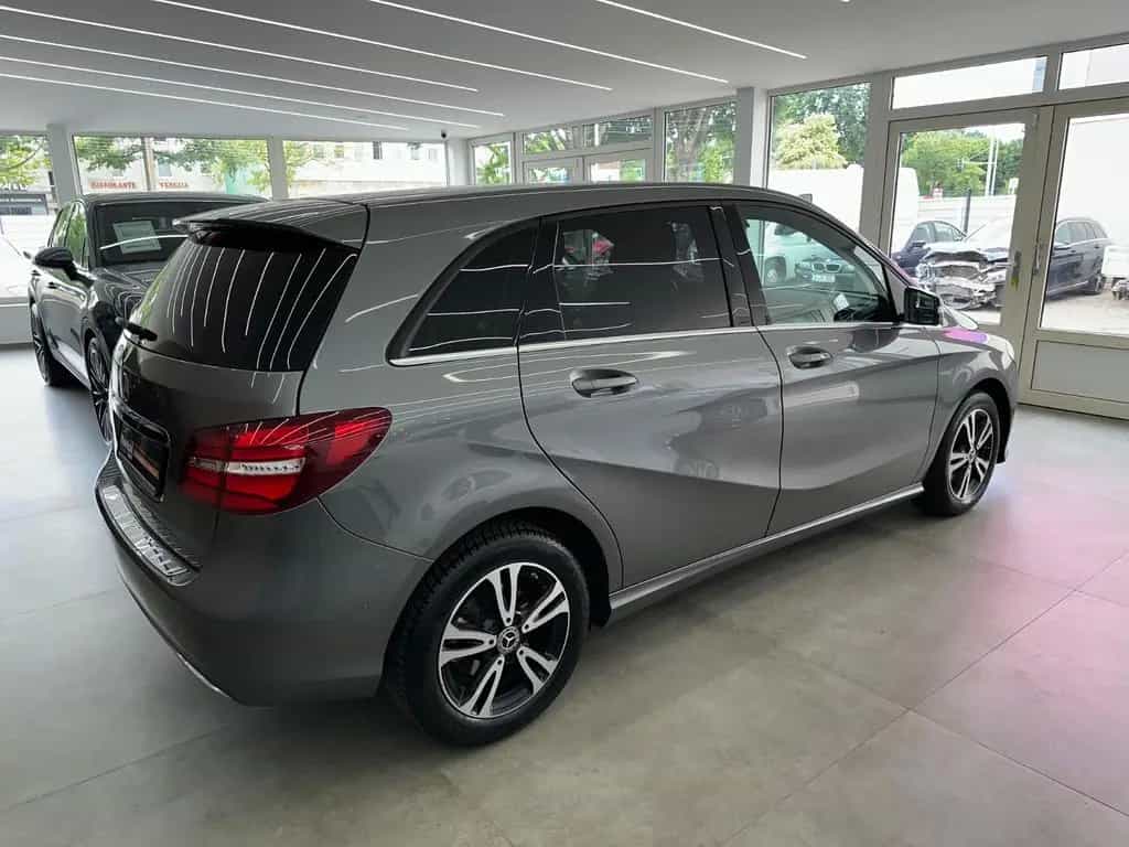 Mercedes-Benz B-Class 200d*Comand*Totwinkel*LED*AppleCarPlay* 10/2018-photo-5