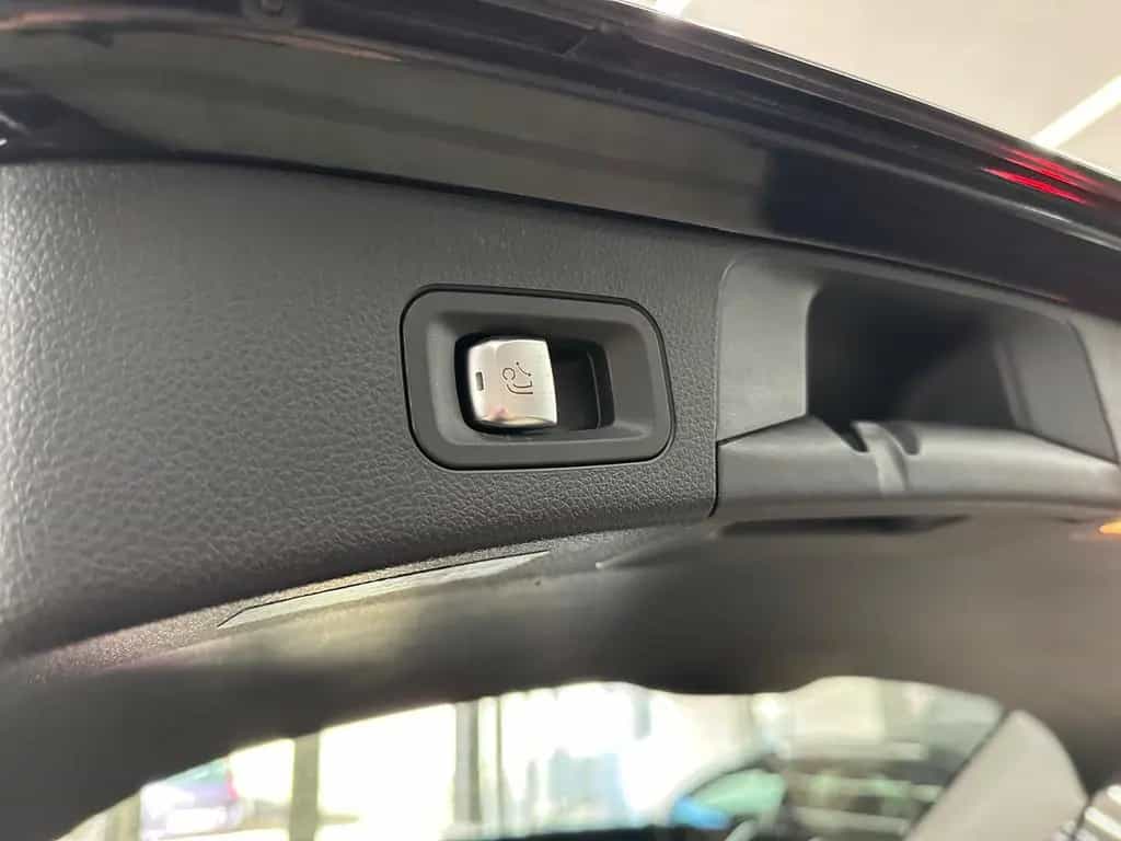 Mercedes-Benz C-Class 300 T*Totwinkel*LED*Kamera*AppleCarPlay* 06/2019-photo-14