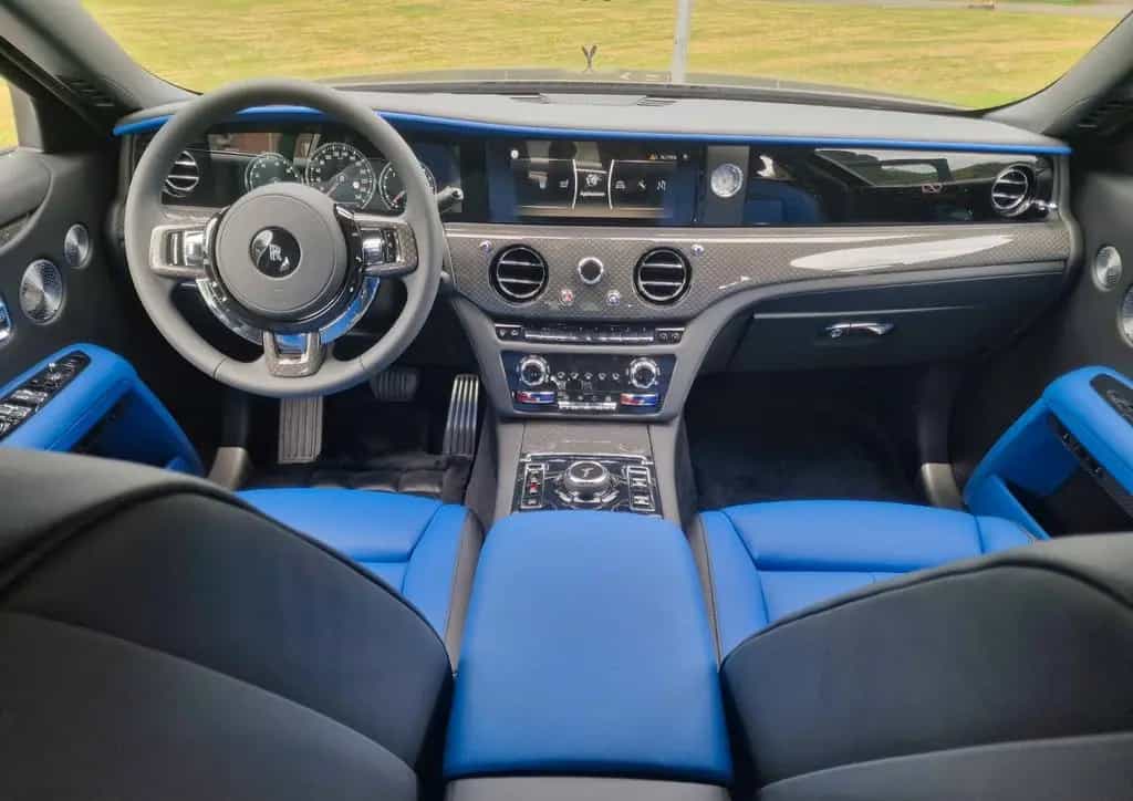 Rolls-Royce Ghost Black Badge 02/2024-photo-20