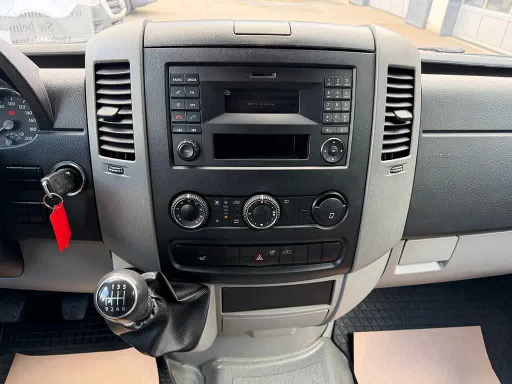 Volkswagen Crafter Pritsche Plane 35 mittel DoKa *AHK 3,5 T 10/2018-photo-21