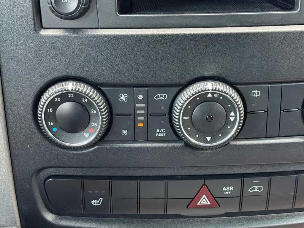 Volkswagen Crafter Pritsche Plane 35 mittel DoKa *AHK 3,5 T 10/2018-photo-22