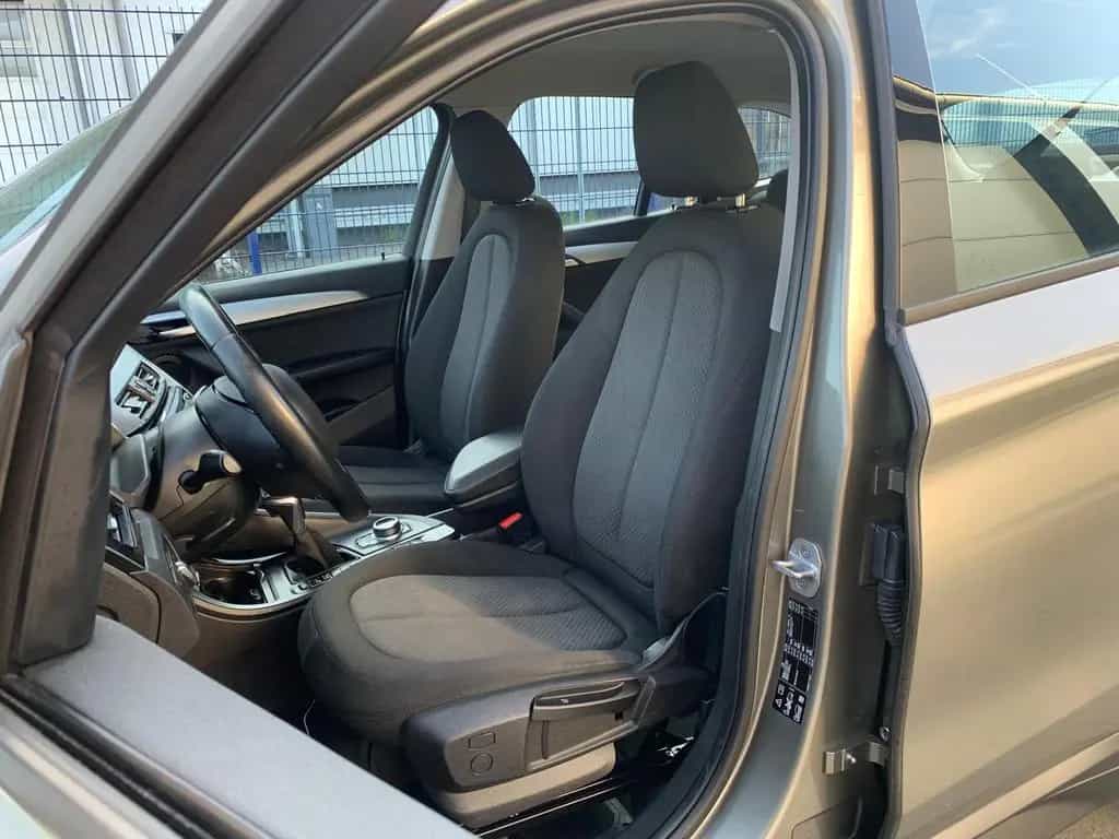 BMW X1 XDrive 2.0i*AUTOMATIK*NAV*PDC*SHZ*TEMP 06/2017-photo-10