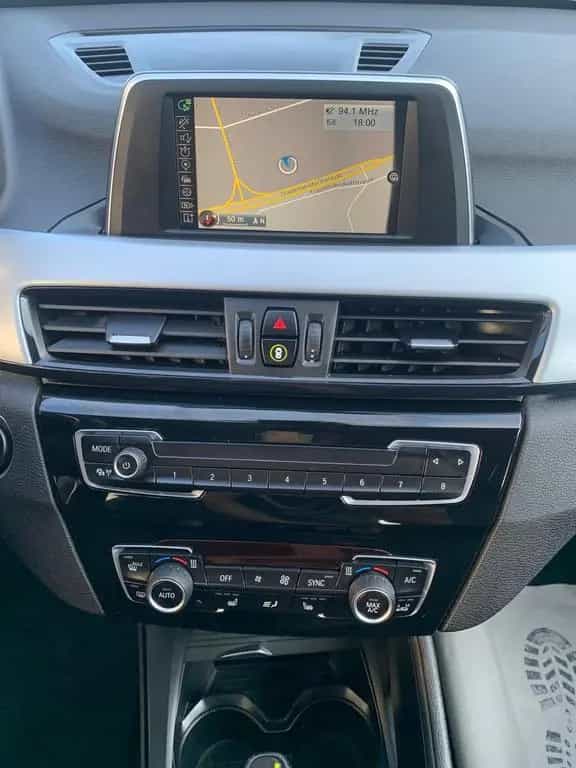 BMW X1 XDrive 2.0i*AUTOMATIK*NAV*PDC*SHZ*TEMP 06/2017-photo-13