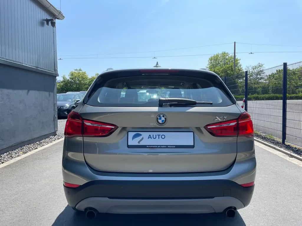 BMW X1 XDrive 2.0i*AUTOMATIK*NAV*PDC*SHZ*TEMP 06/2017-photo-6