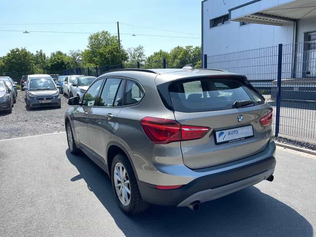BMW X1 XDrive 2.0i*AUTOMATIK*NAV*PDC*SHZ*TEMP 06/2017-photo-7