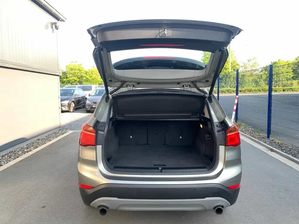 BMW X1 XDrive 2.0i*AUTOMATIK*NAV*PDC*SHZ*TEMP 06/2017-photo-8
