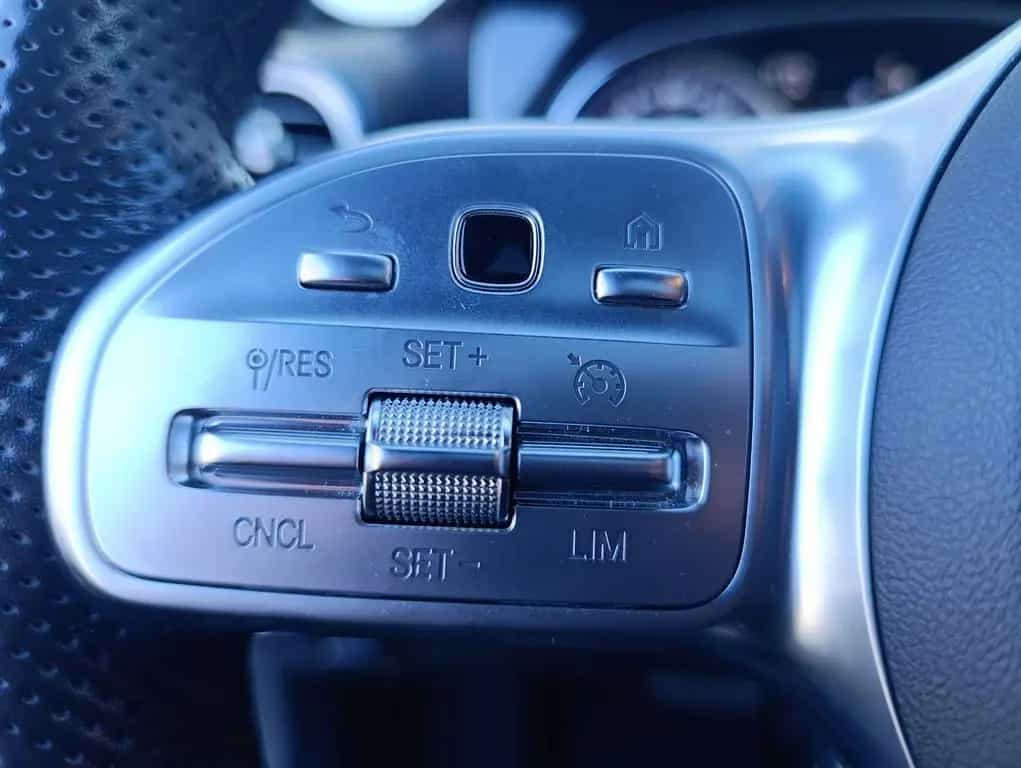 Mercedes-Benz E-Class 200 Lim. AMG Navi Schiebedach LED Kamera 11/2018-photo-16
