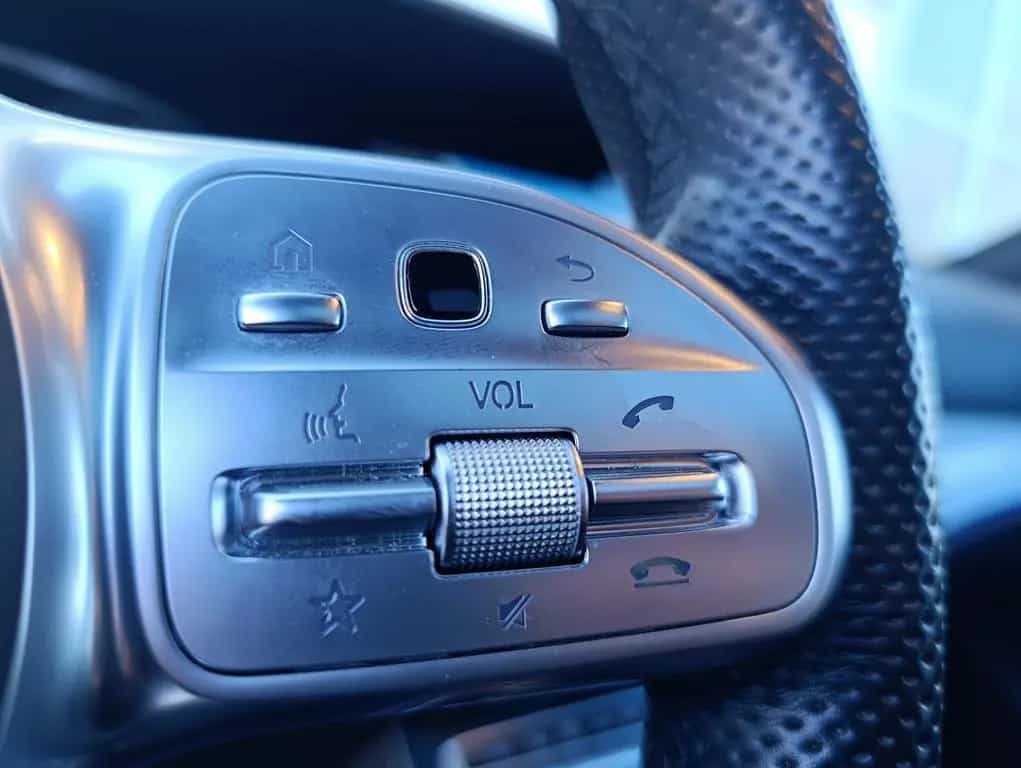 Mercedes-Benz E-Class 200 Lim. AMG Navi Schiebedach LED Kamera 11/2018-photo-17