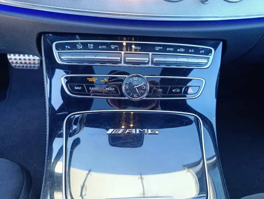 Mercedes-Benz E-Class 200 Lim. AMG Navi Schiebedach LED Kamera 11/2018-photo-25