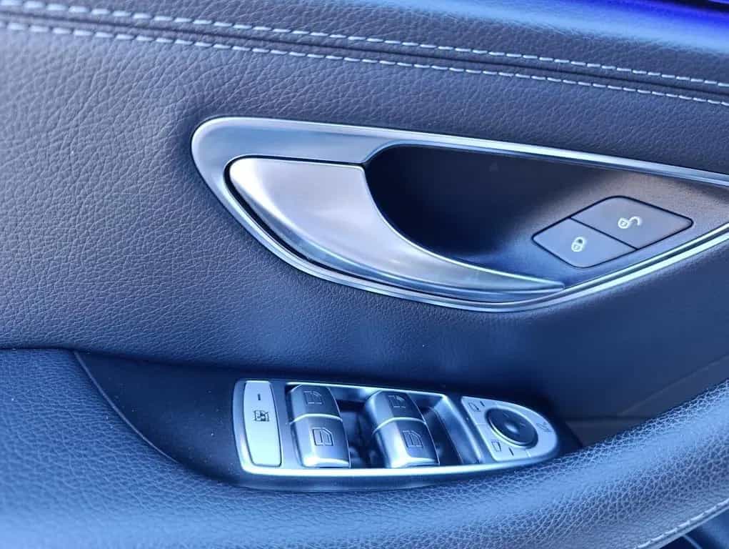 Mercedes-Benz E-Class 200 Lim. AMG Navi Schiebedach LED Kamera 11/2018-photo-30