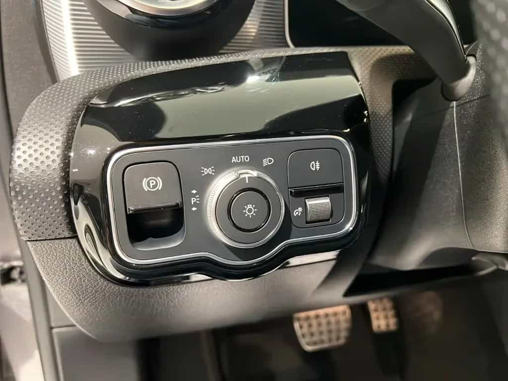 Mercedes-Benz A-Class Lim. DCT AMG AMBI LED NAV PARK SOUND 11/2019-photo-13