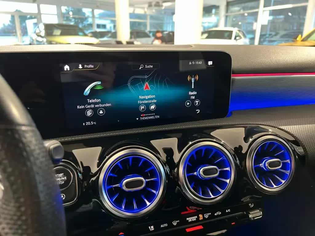 Mercedes-Benz A-Class Lim. DCT AMG AMBI LED NAV PARK SOUND 11/2019-photo-17