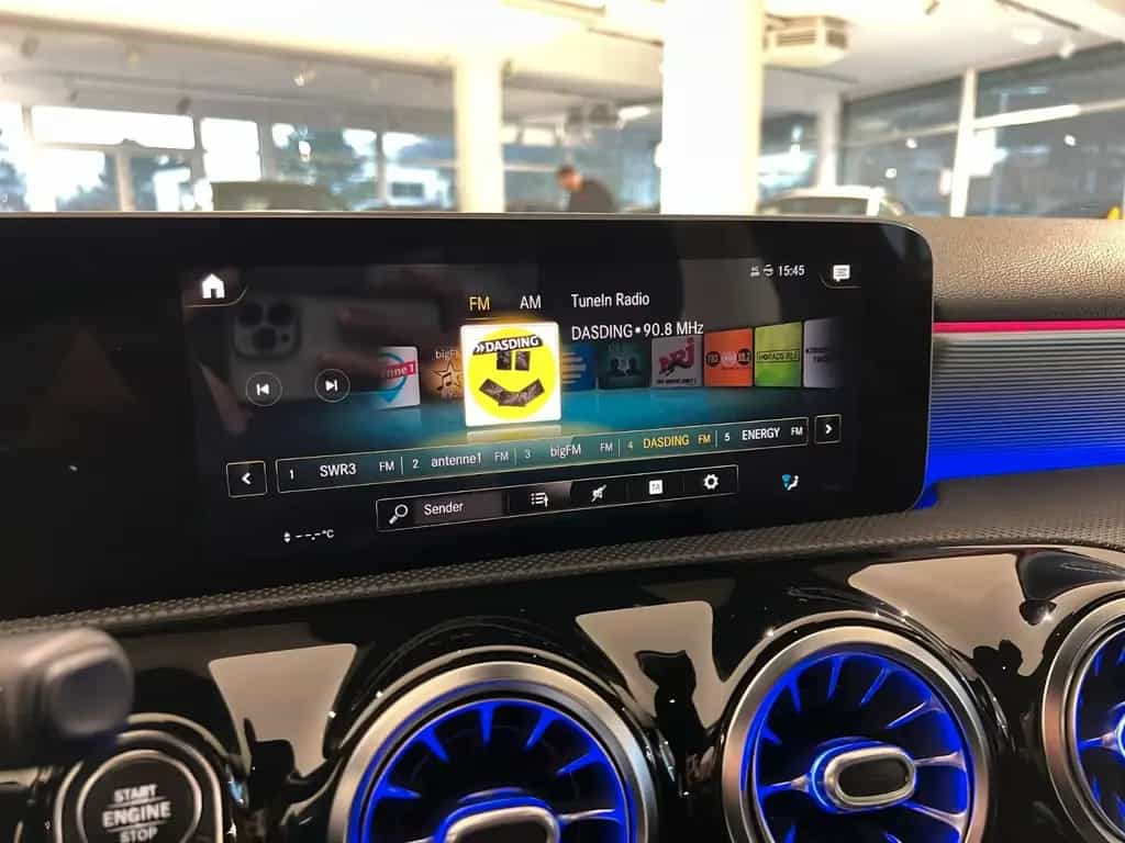 Mercedes-Benz A-Class Lim. DCT AMG AMBI LED NAV PARK SOUND 11/2019-photo-19