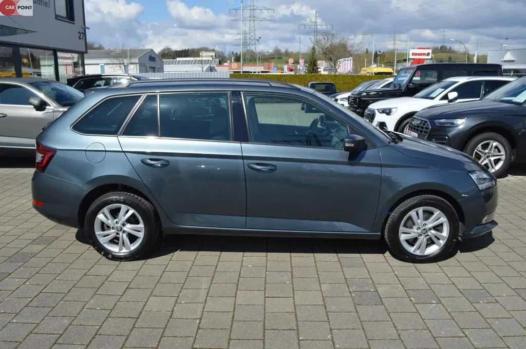Skoda Fabia Style*Navi*Kamera*Carplay*SHZ*Klimaaut. 10/2018-photo-5