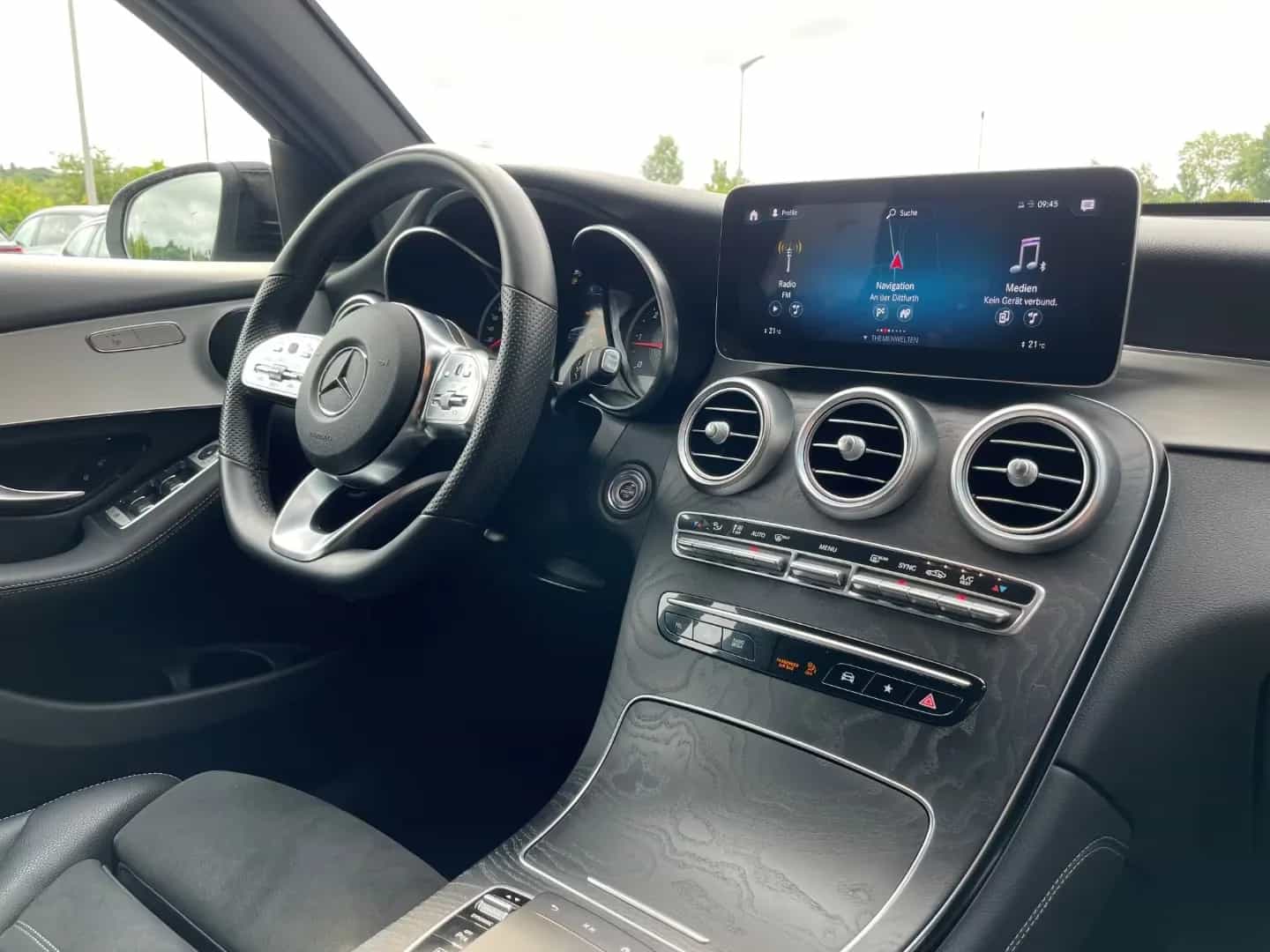Mercedes-Benz GLC-Class 220 04/2021-photo-20