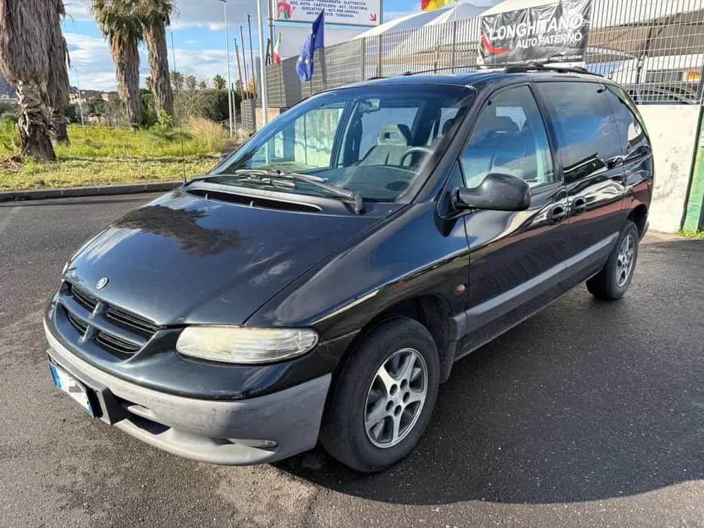 Chrysler Voyager Crysler 01/2001-photo-2