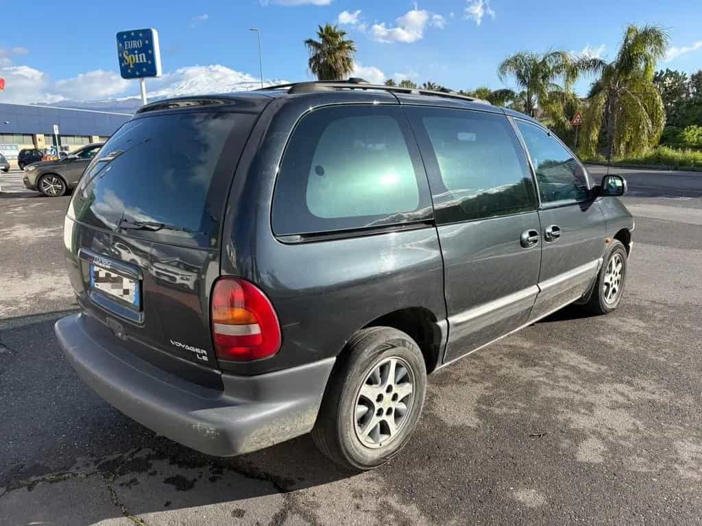 Chrysler Voyager Crysler 01/2001-photo-5