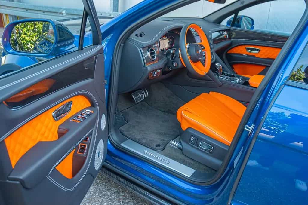 Bentley Bentayga V8 MANSORY * CARBON*CERAMIC BRAKES* 09/2021-photo-16