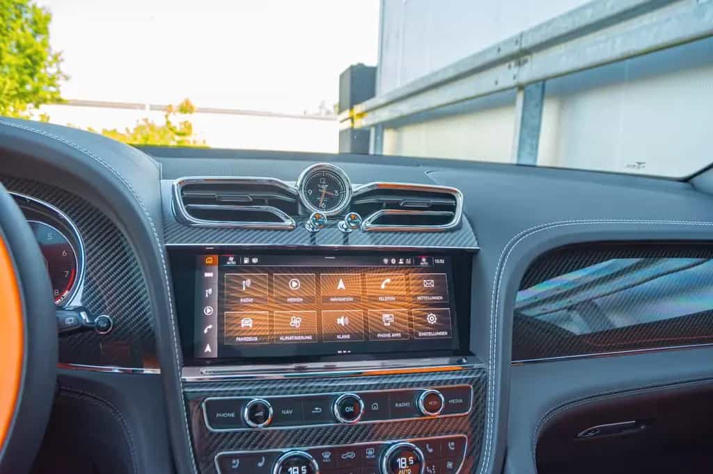Bentley Bentayga V8 MANSORY * CARBON*CERAMIC BRAKES* 09/2021-photo-19