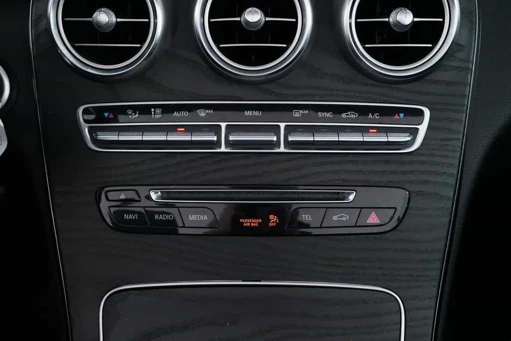 Mercedes-Benz C-Class 200 CABRIOLET AMG-LINE 9G-TRONIC SCHECKHEFT 11/2017-photo-28