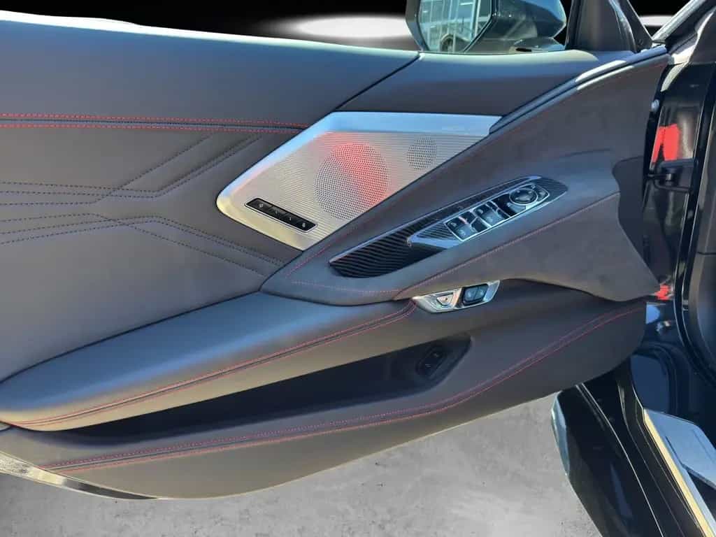 Corvette C8 E-Ray 6.2 V8 3LT TRANSPARENT ROOF/FRONT LIFT null-photo-12