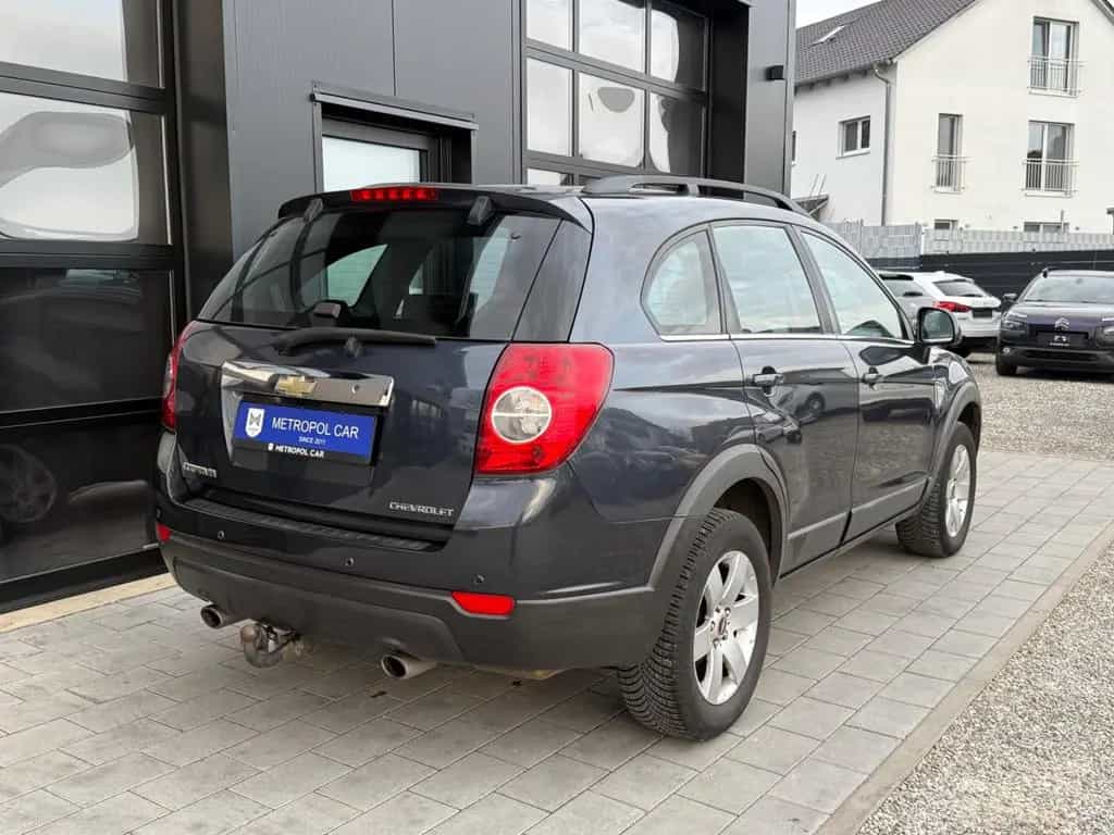Chevrolet Captiva 2.4 LS 2WD 7-SITZ/AHK/PDC/LMF+TÜV 09.27 12/2008-photo-2