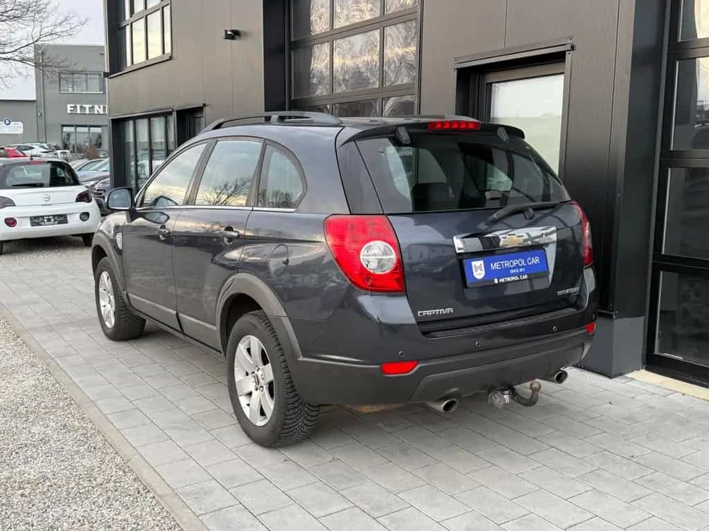 Chevrolet Captiva 2.4 LS 2WD 7-SITZ/AHK/PDC/LMF+TÜV 09.27 12/2008-photo-4