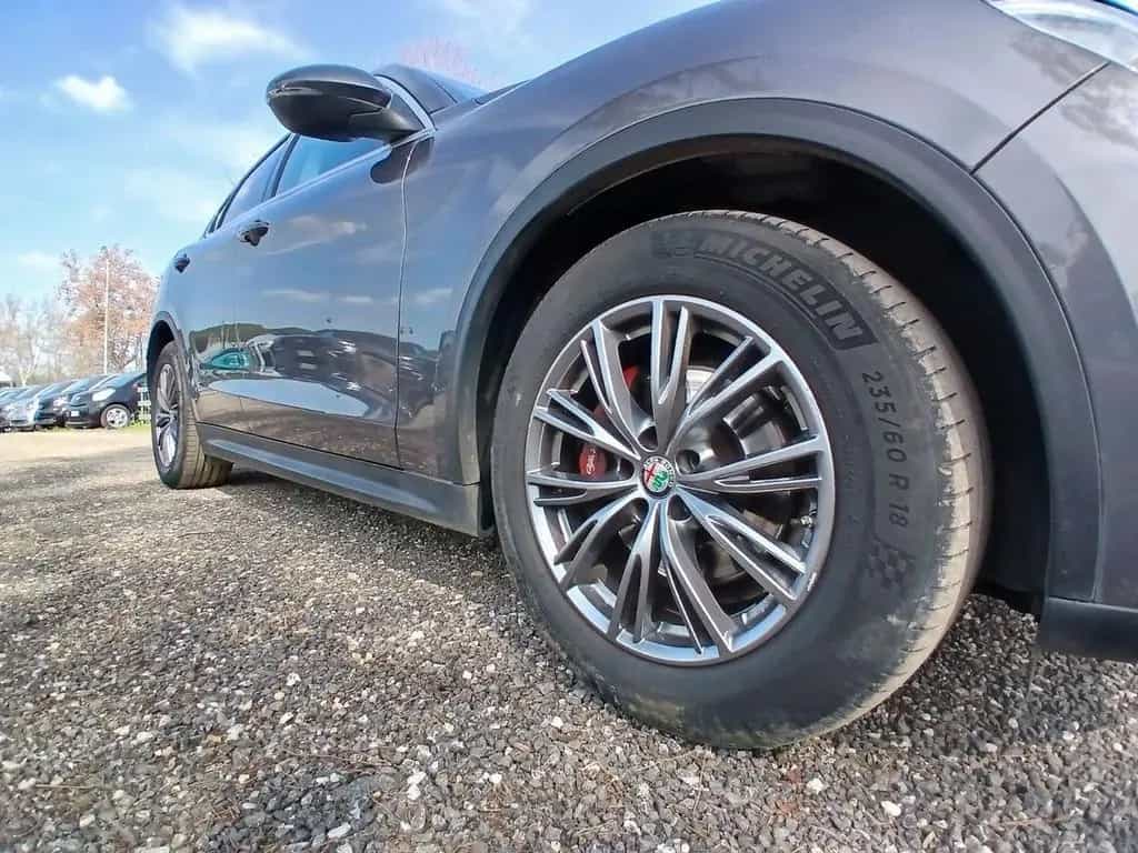 Alfa Romeo Stelvio 2.2 Turbodiesel 180 CV AT8 RW 02/2018-photo-11