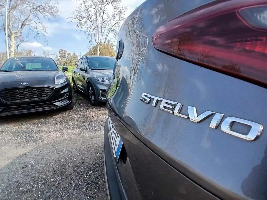 Alfa Romeo Stelvio 2.2 Turbodiesel 180 CV AT8 RW 02/2018-photo-13