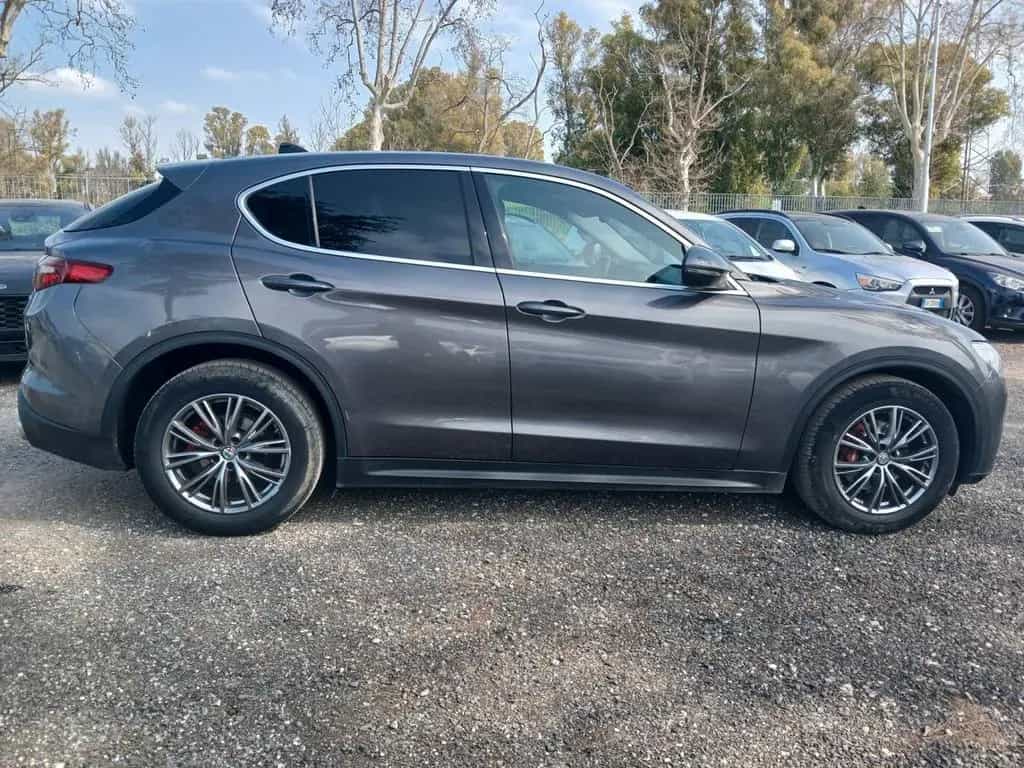 Alfa Romeo Stelvio 2.2 Turbodiesel 180 CV AT8 RW 02/2018-photo-3