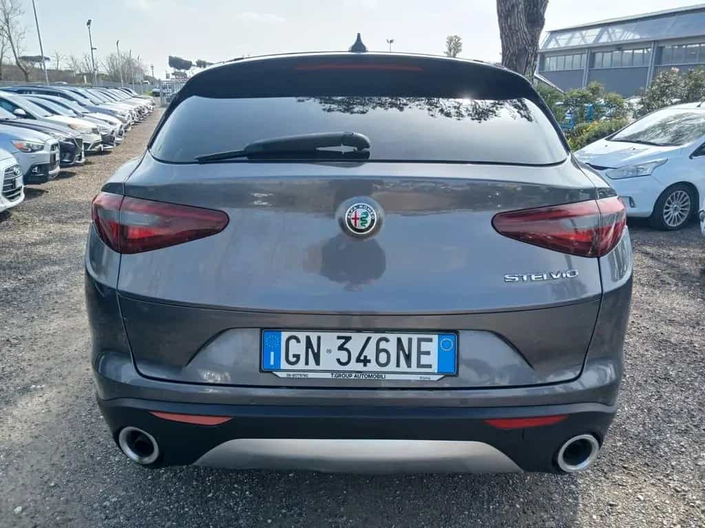 Alfa Romeo Stelvio 2.2 Turbodiesel 180 CV AT8 RW 02/2018-photo-5
