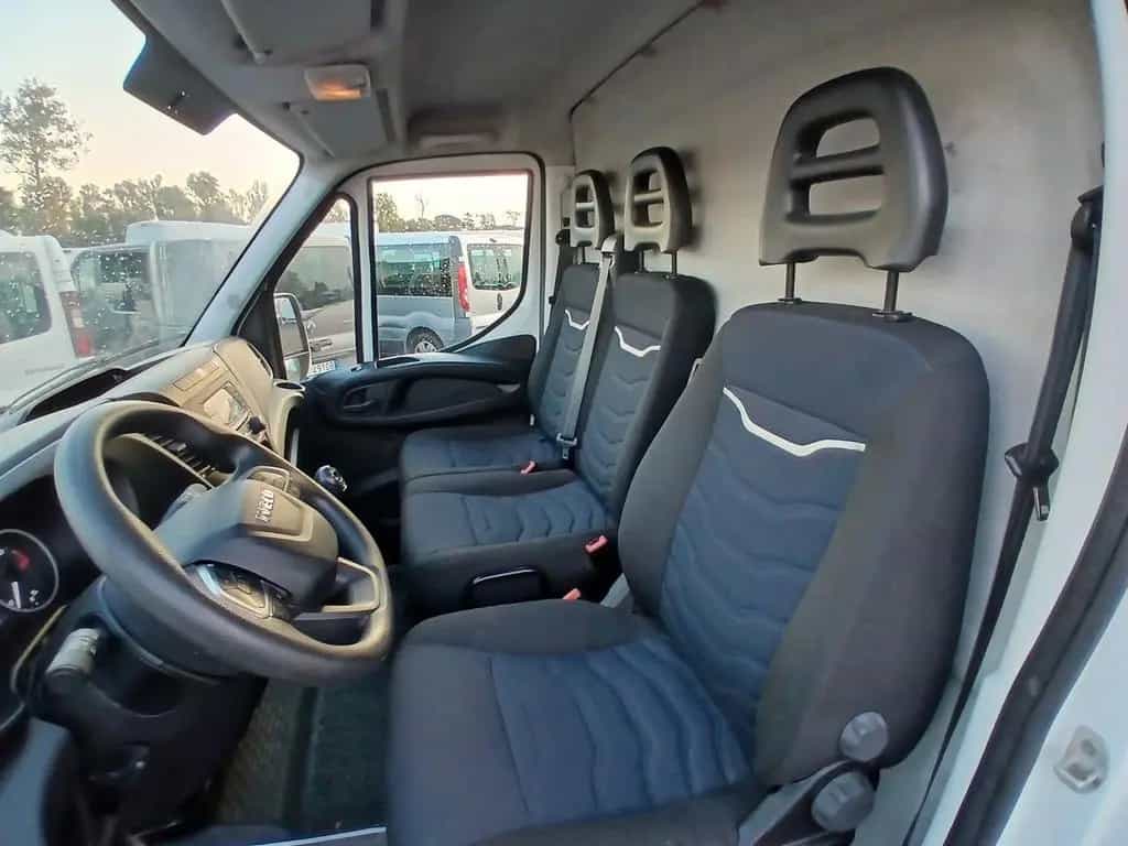 Iveco Daily 35S12V 2.3 HPT PC-TM Furgone 04/2021-photo-11