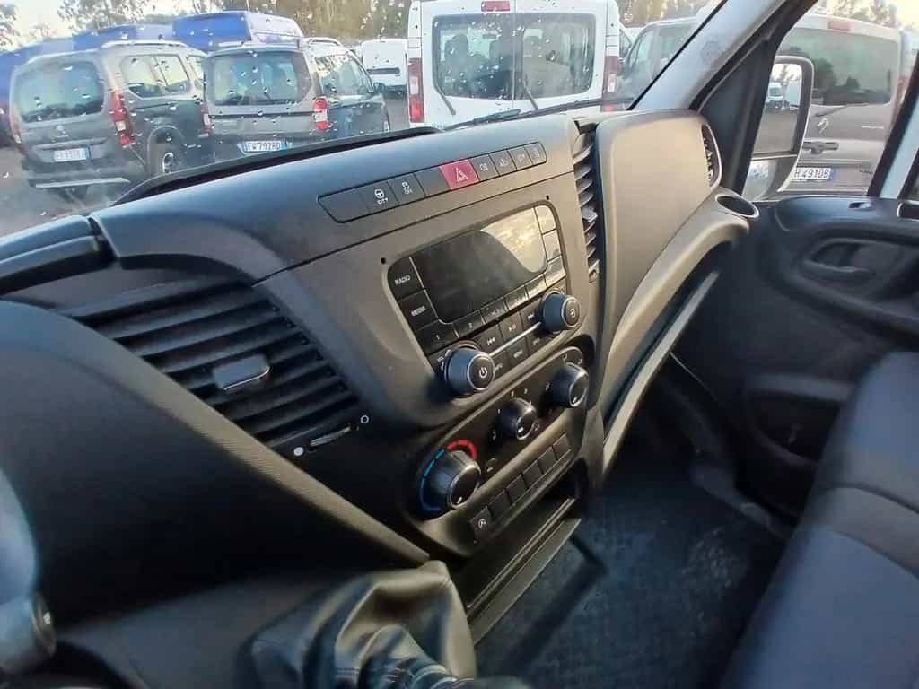 Iveco Daily 35S12V 2.3 HPT PC-TM Furgone 04/2021-photo-14