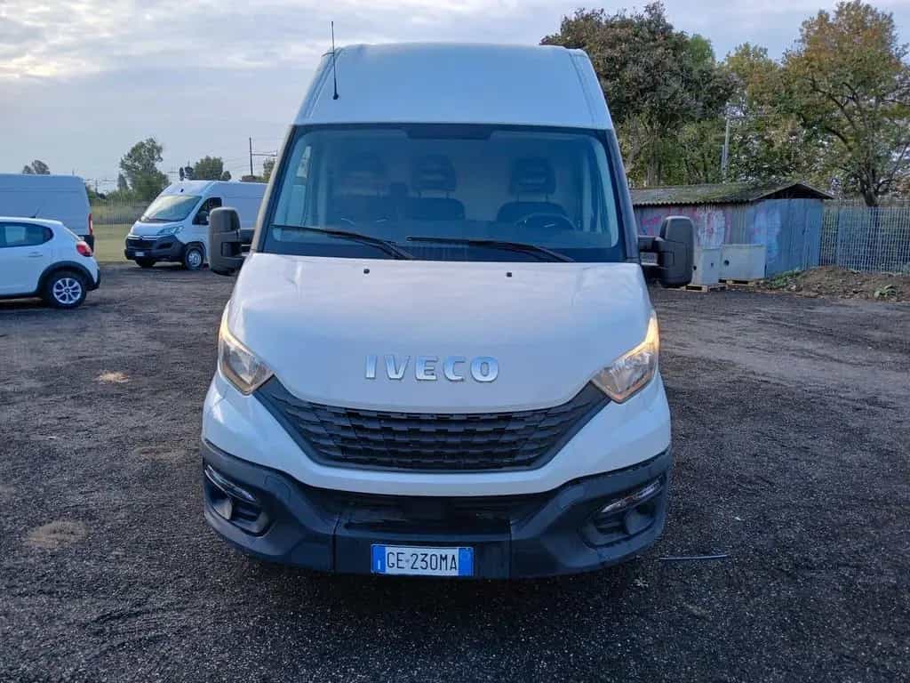 Iveco Daily 35S12V 2.3 HPT PC-TM Furgone 04/2021-photo-2