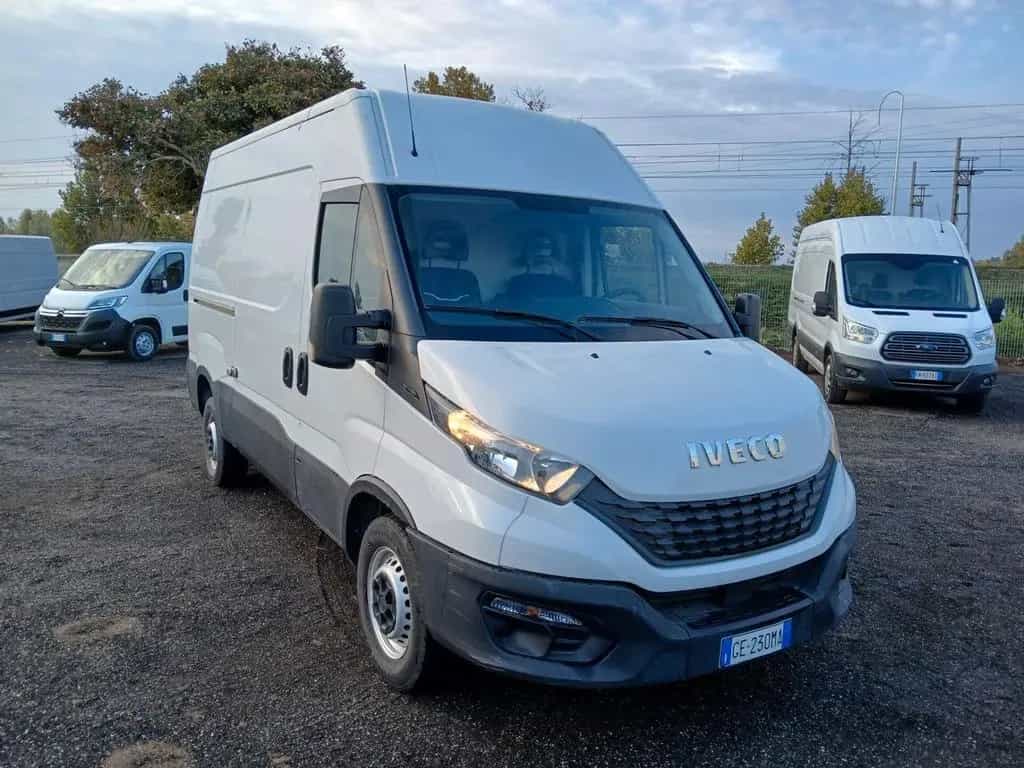 Iveco Daily 35S12V 2.3 HPT PC-TM Furgone 04/2021-photo-3