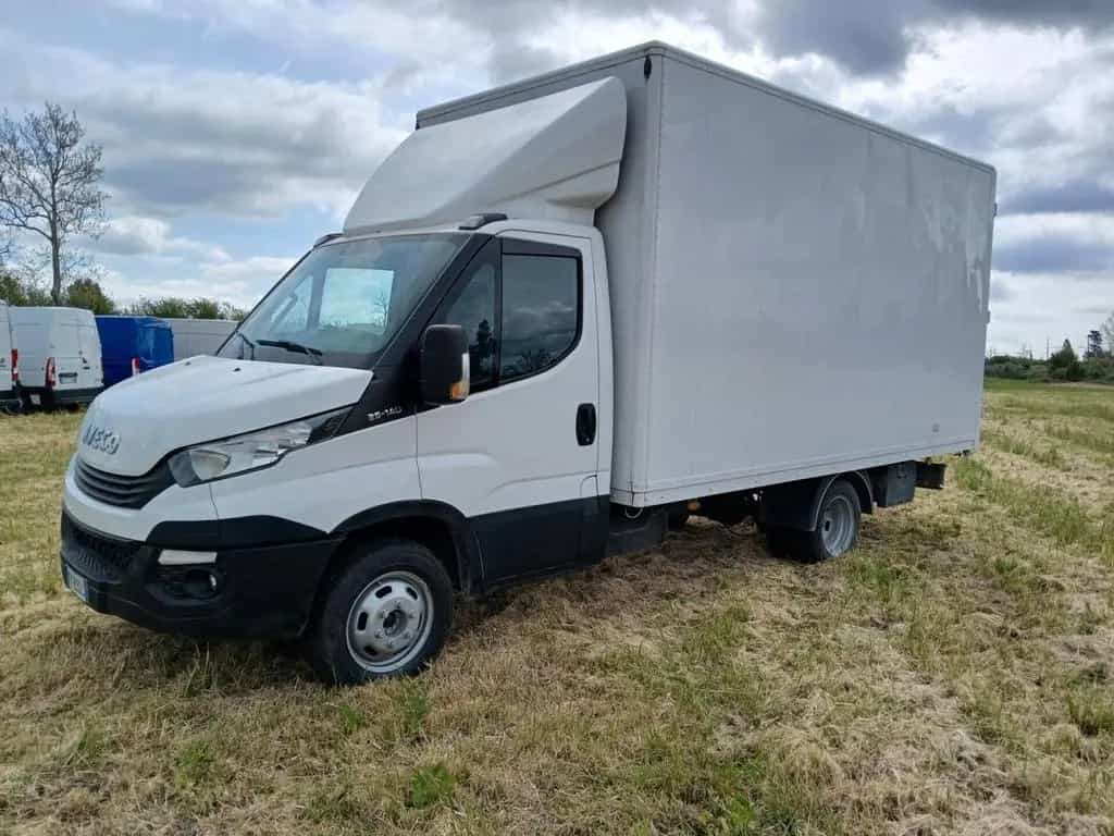 Iveco Daily 35C14 2.3 HPT PC-RG Cabinato 08/2017-photo-0
